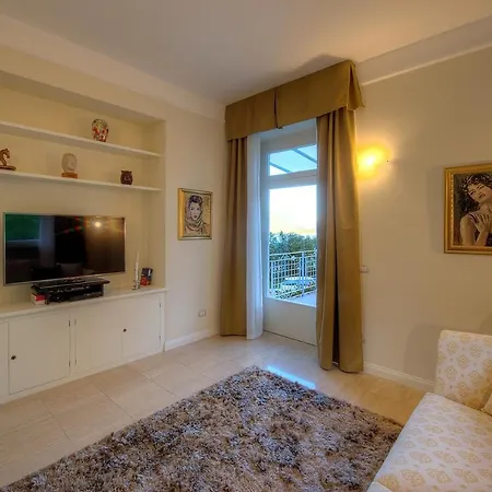 Sleeps 13 Pool Air Con Wifi Villa