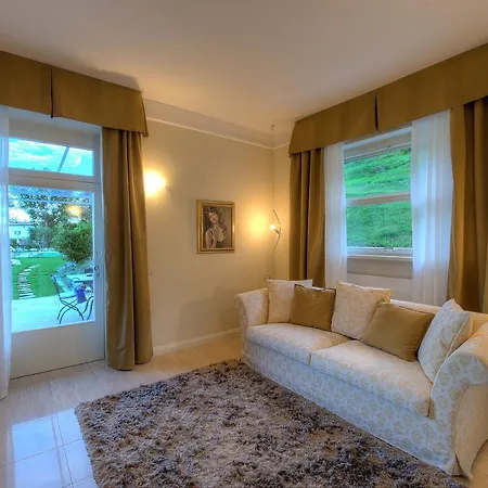 Sleeps 13 Pool Air Con Wifi * Baveno