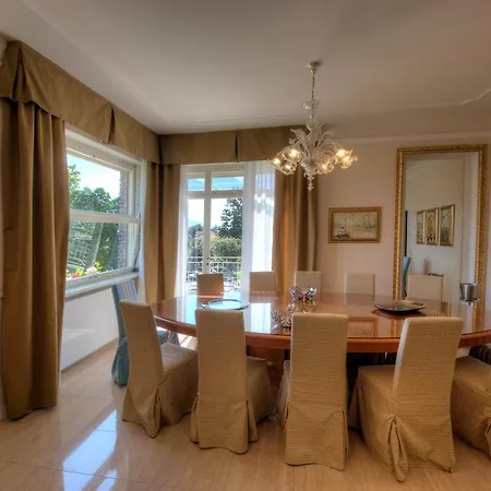 Villa Sleeps 13 Pool Air Con Wifi Baveno