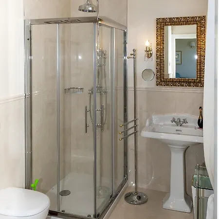 Sleeps 13 Pool Air Con Wifi *