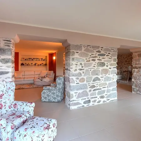 Villa Sleeps 13 Pool Air Con Wifi *