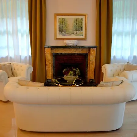 Sleeps 13 Pool Air Con Wifi Villa Baveno